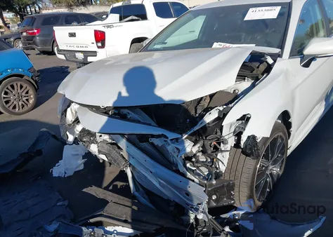 2024 Toyota Camry Se из США, поврежденный, VIN 4T1G11AK2RU229315